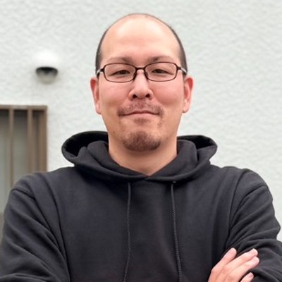 現場統括の青木